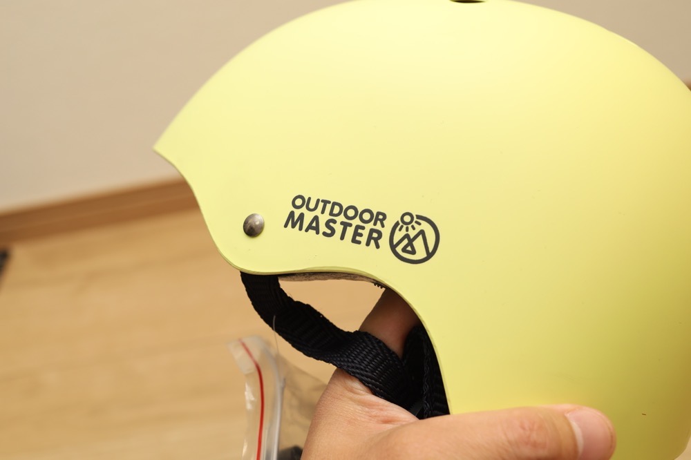 新着 OUTDOORMASTER 子供用自転車ヘルメット こども ヘルメット 幼児 子供 スポーツヘルメットCPSC安全規格 ASTM安全規格 軽量 通気性 3D保護クッション 置換クッションおまけ 取り出し可能 洗濯可能 全方位調整アジャスター サイクリング 通学 スケートボード 運動 アイススケート 女の子 男の子 6ケ月保証
