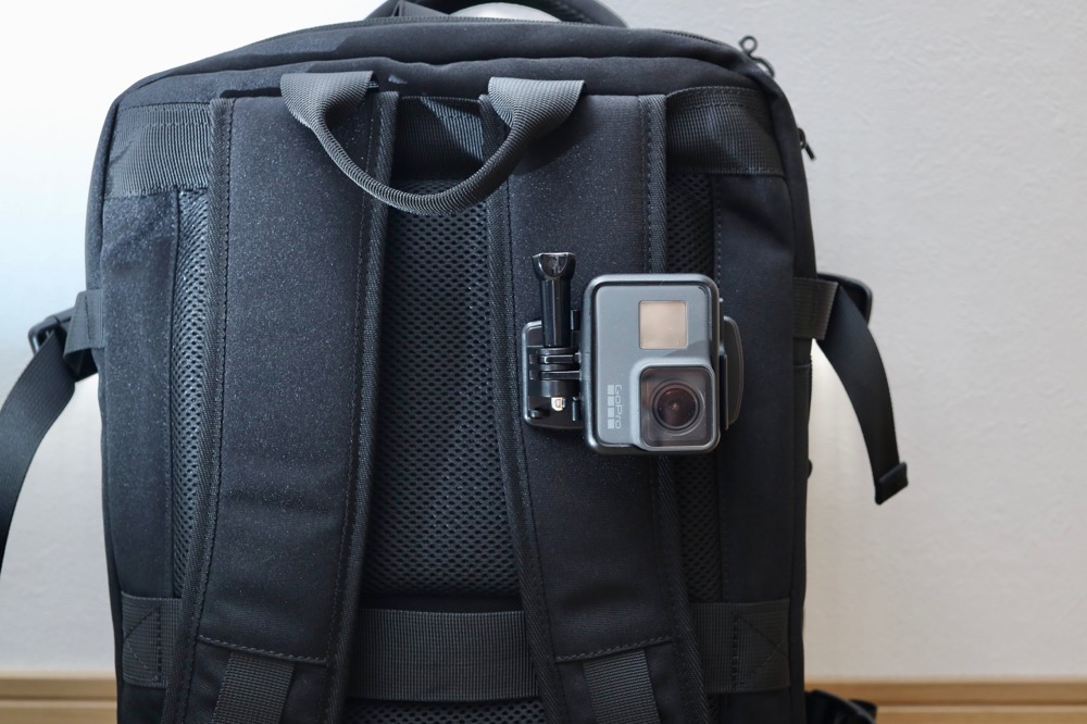 GoProをバッグに取り付けられる、最強に便利なクリップマウント